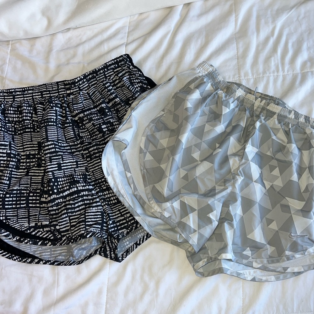 Women’s Nike running shorts size small